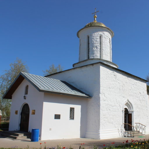 Село каменское. Никольский храм в селе Каменское. Никольская Церковь в селе Каменское. Церковь Николая Чудотворца на холмах Наро-Фоминский район. Никольская Церковь Новоселки.